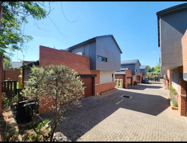 3 BEDROOM PROPERTY TO RENT IN ASHLEA GARDENS